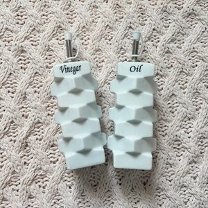 Stylish Vinegar and Oil Dispenser Set